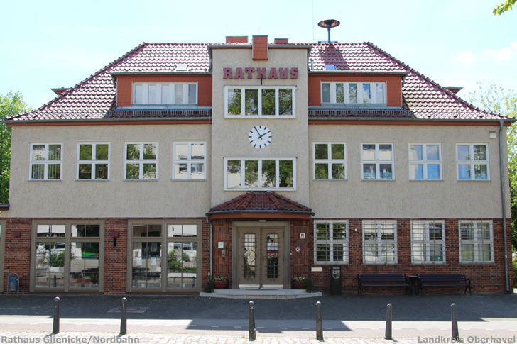 Rathaus Glienicke/Nordbahn Rathaus Glienicke/Nordbahn